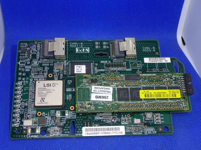 RAID кoнтpoлep HP P400i SAS с 256MB кеш