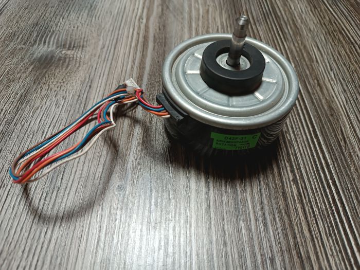 Двигун вентилятора DAIKIN 4016166 DC FAN MOTOR D43F-31 43W